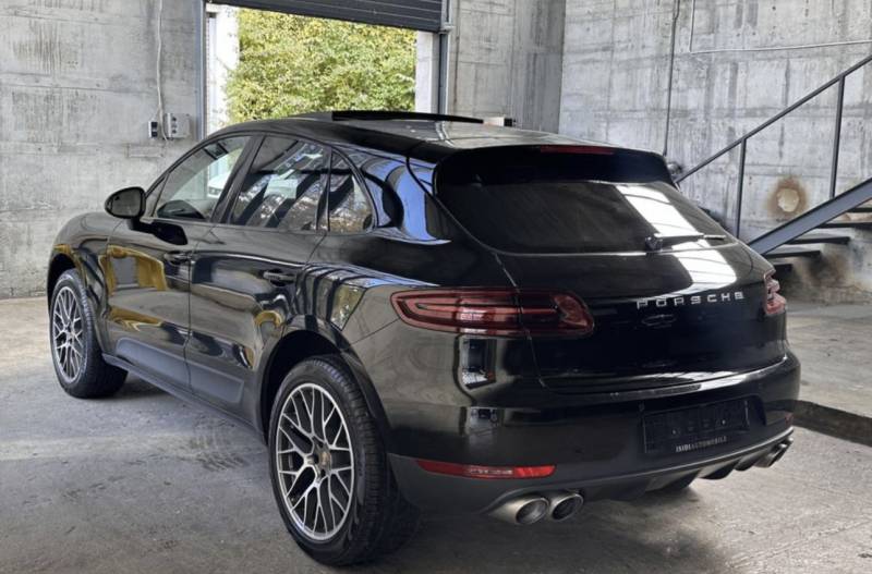 Découvrez le plaisir de conduire un SUV Porsche Macan S