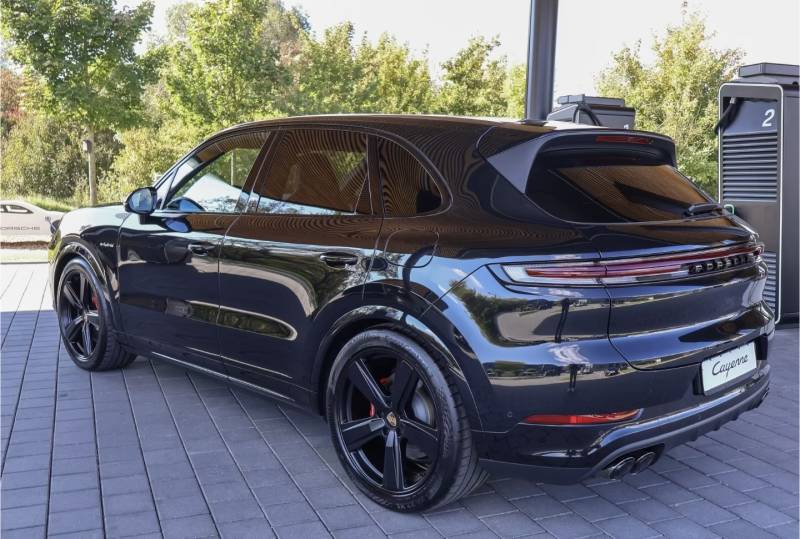 Porsche Cayenne S hybride disponible sous 10 jours proche d'Annecy en Haute-Savoie
