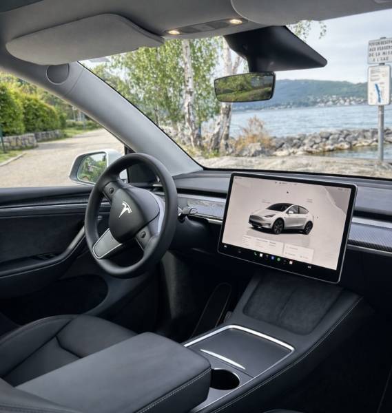 Tesla Model Y Dual Motors proche de Chambéry en Savoie