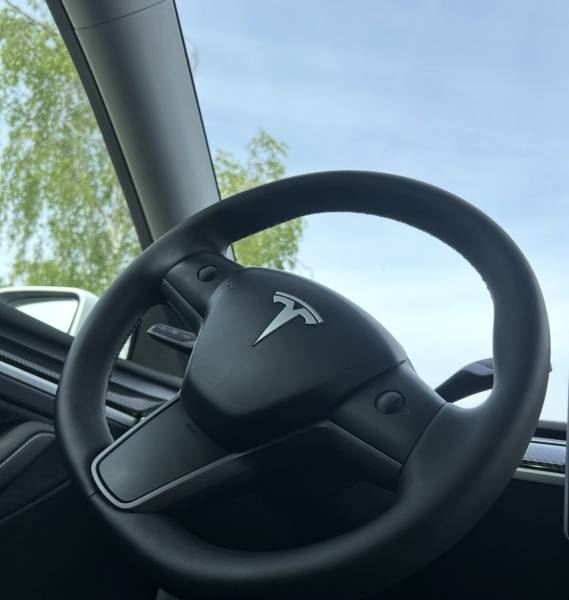 Tesla Model Y Dual Motors proche de Chambéry en Savoie