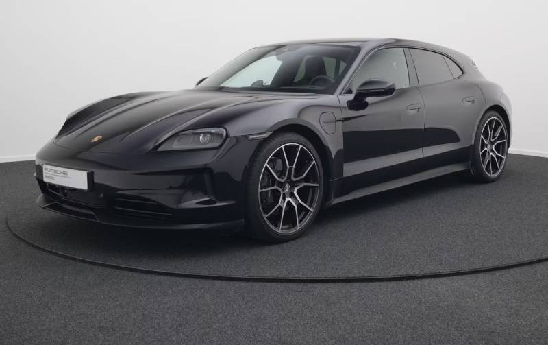 Porsche Taycan sport turismo proche de Lyon dans le Rhône