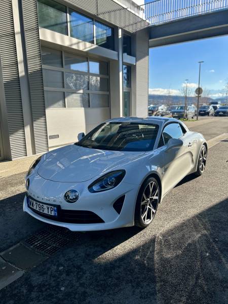 Acheter une ALPINE A110 récente essence avec boîte automatique et contrôle technique français à Lyon et Rhône-Alpes