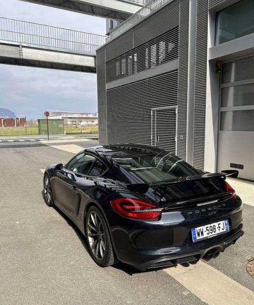 Porsche GT4 à Grenoble en Isère