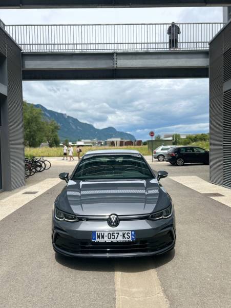 VOLKSWAGEN GOLF VIII R-LINE à Genève en Suisse