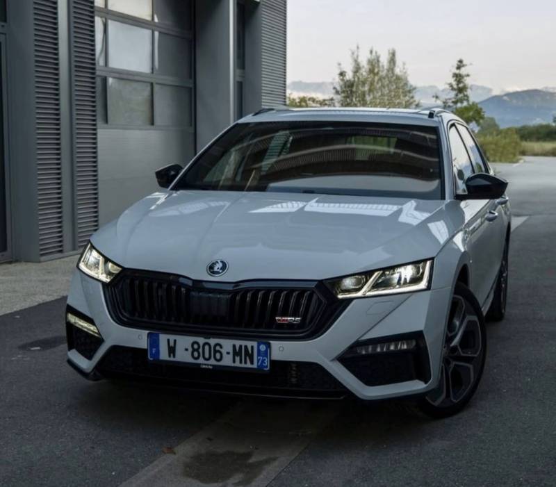 Skoda Octavia RS Hybride Garantie 12 mois proche de Chambéry en Savoie dans la région Auvergne Rhône-Alpes