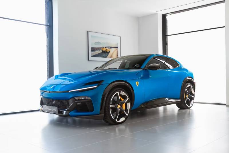 Le Ferrari Purosangue disponible sous 15 jours chez Import Kingdom En Savoie proche de Lyon, Annecy et Genève